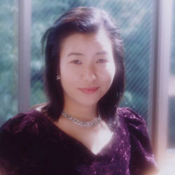 ?Mozart running through time?

 Vol.2 Yuko Hisamoto (Pf.), a genius fascinated by the piano